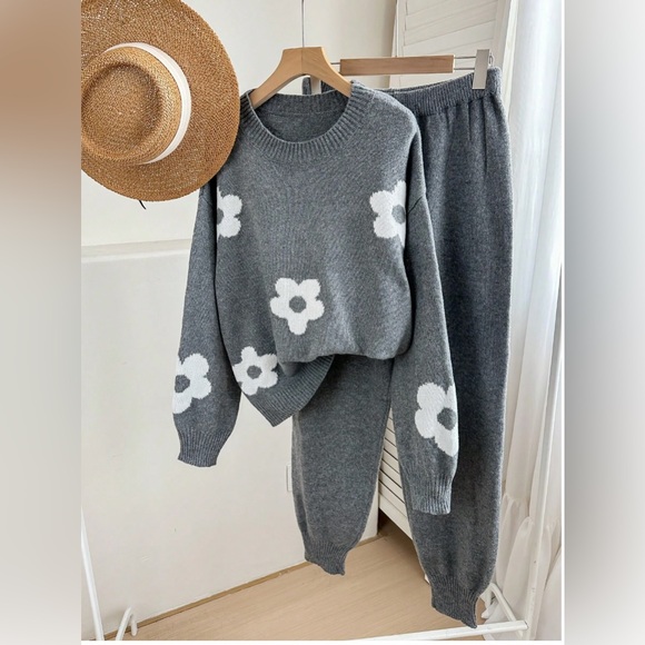 Floral Pattern Knit Sweater Top And Pants Set Gray - Picture 4 of 8